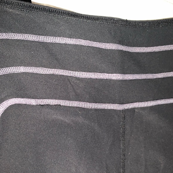 Cropped black Lululemon flare pants - Picture 3 of 7